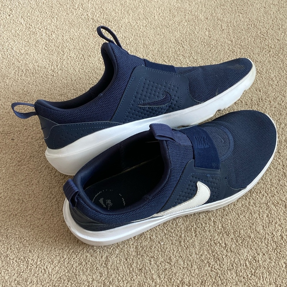 nike men’s slip on shoes